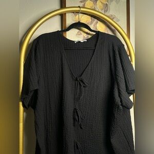 Black Textured Women's Blouse